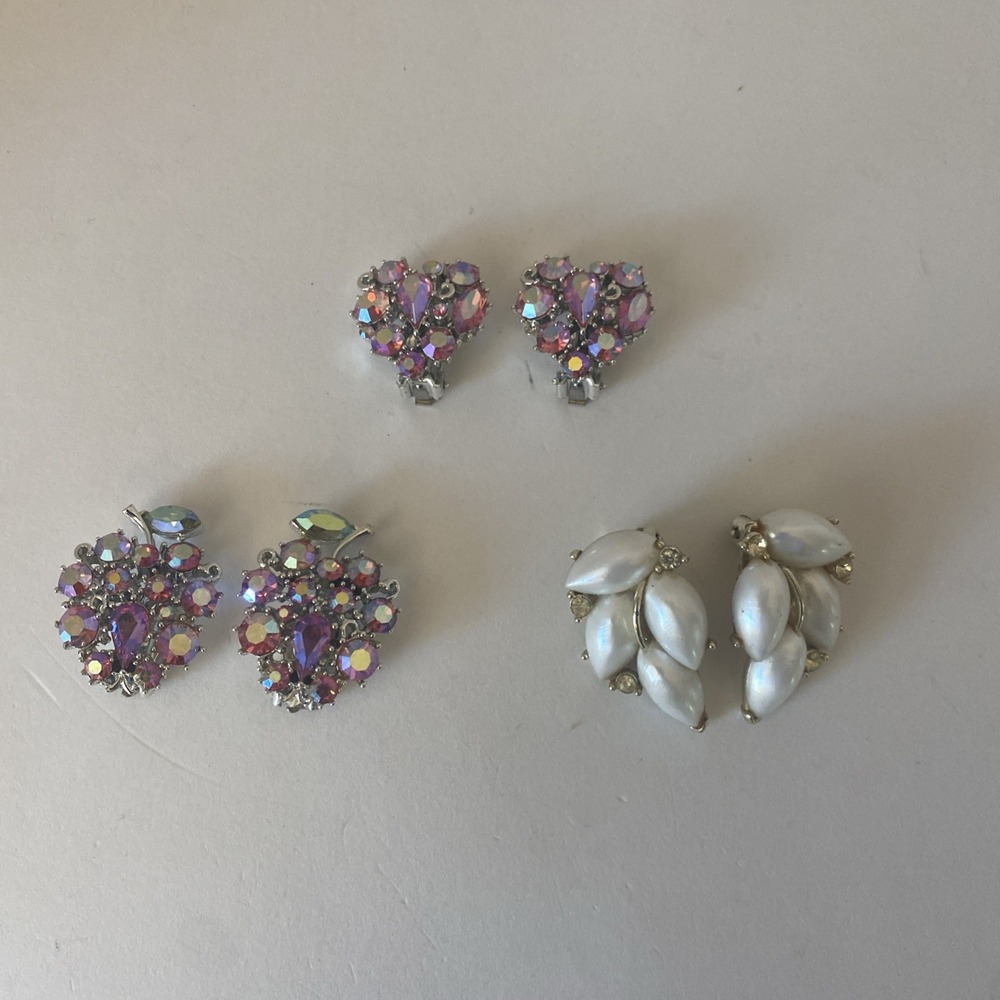 Vintage Lot of Jewelry LISNER 3 Sets Of Earrings